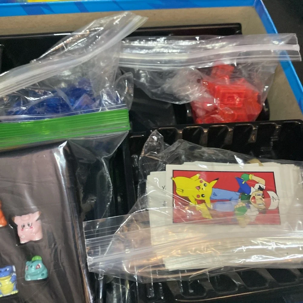1999 Pokemon Monopoly Collectors Edition HASBRO 100% Complete w/ 6 Minis